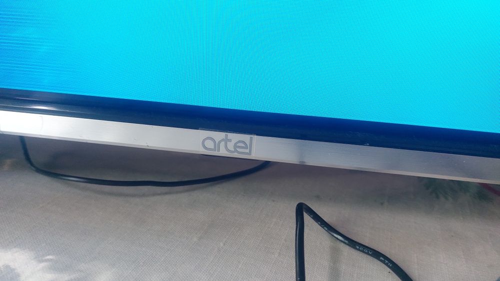 Продам телевизор Artel и tv box