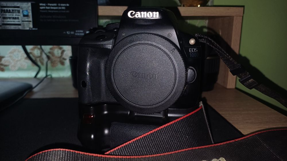 Canon EOS 100D Body + Accesorii