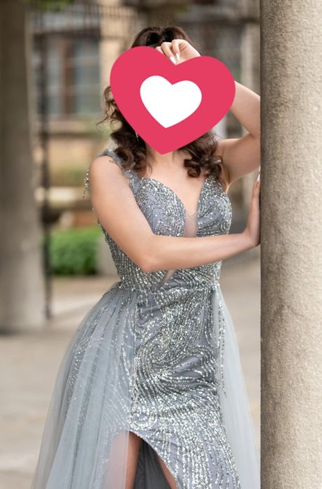 Бална рокля в сребърен цвят