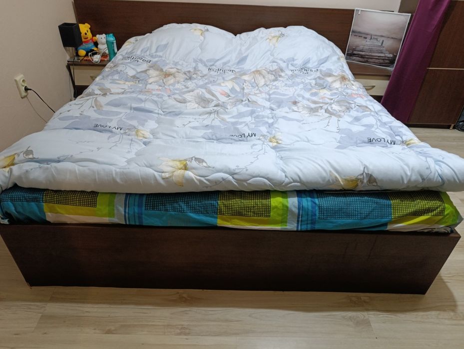 Продавам спалня с матрак