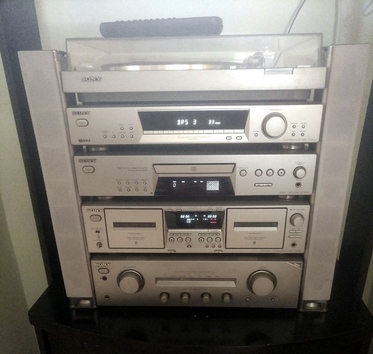 Пет-компонентна система SONY