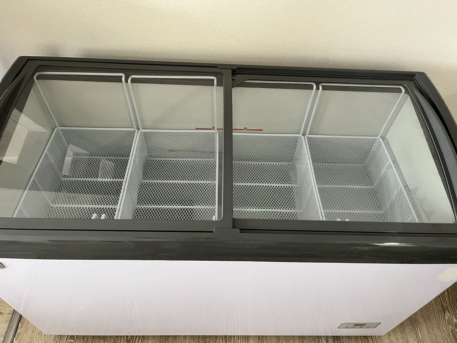 Морозильник витринный. AVANGARD