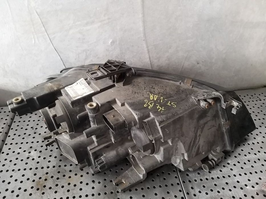 Far stanga audi a4 b8 8k 8k0941003a