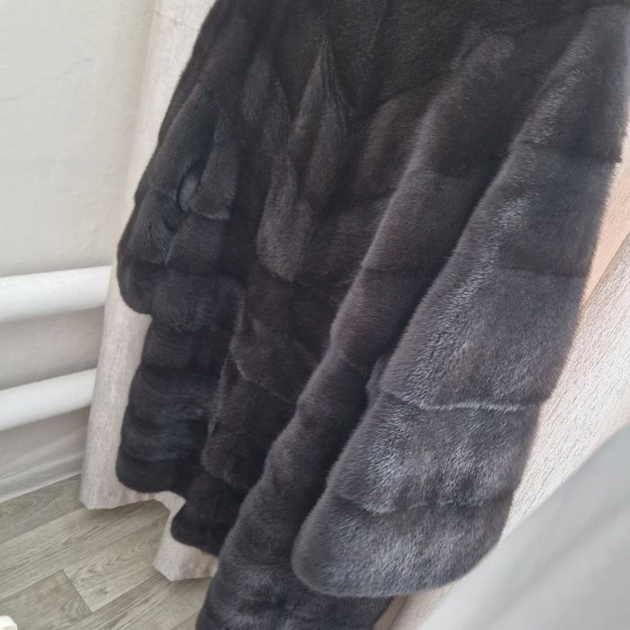 Продам шубу норковую