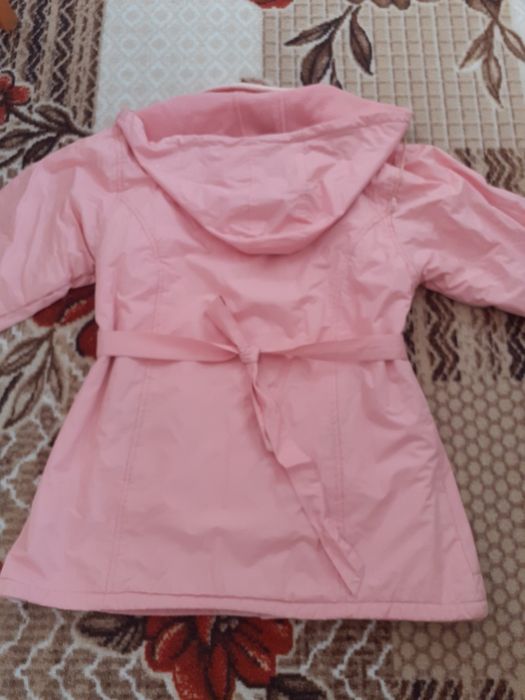 Две якета-зимно дебело и по-тънко с поларена подплата и качулки