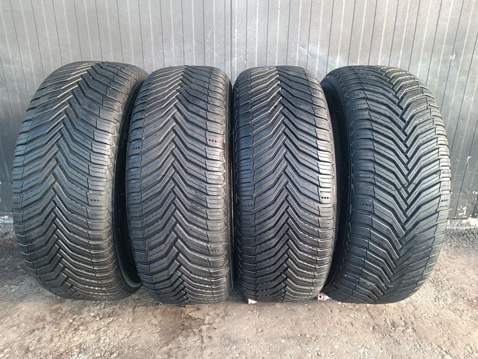 4 бр. 215 60 16 Michelin всесезонени  Карани 100км.