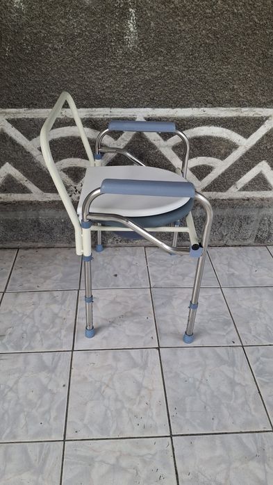 Санитарный.   стул