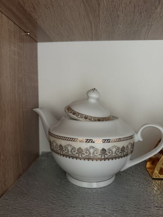 Продам сервиз и дополнительно посуду