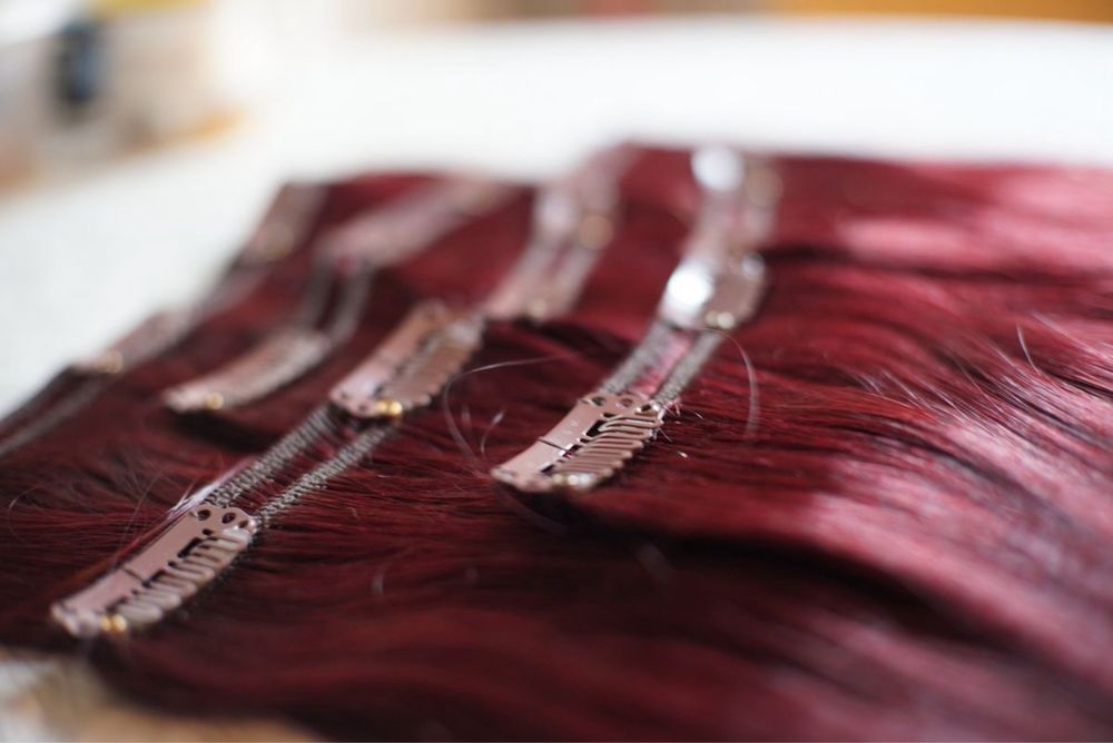 Червен Цвят патланжан удължения за коса треса на щипки