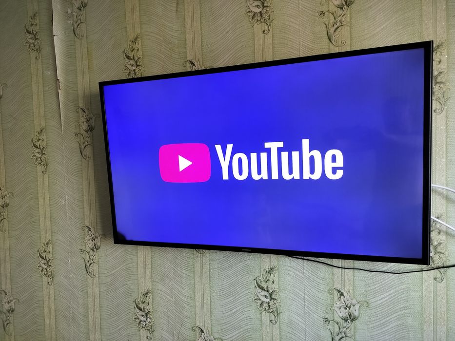 Продам телевизор Самсунг за 40000