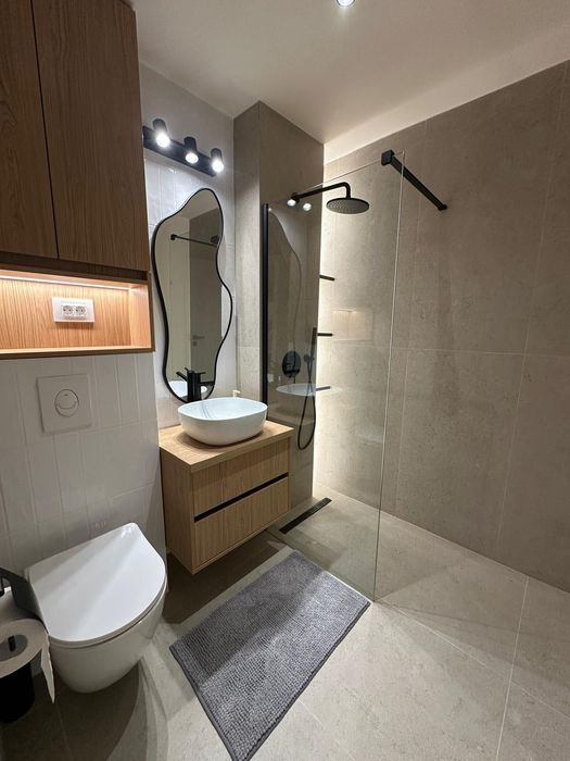 Apartament cu 2 camere decomandat, renovat integral – București, Sector 4 | Prima închiriere
