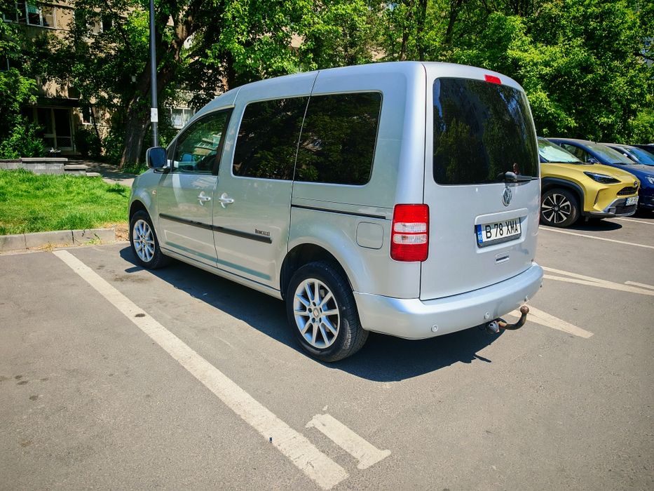 Vând vw caddy 2.0 tdi 5 locuri 7 locuri