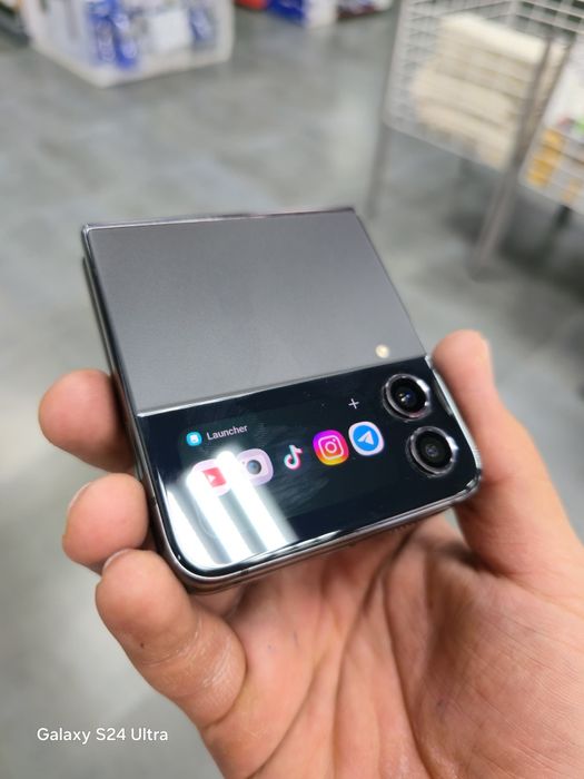 Samsung Z Flip 4