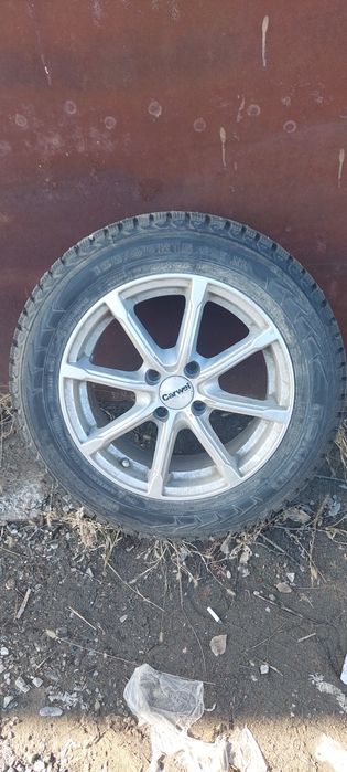 Продам комплект зимней резины с дисками