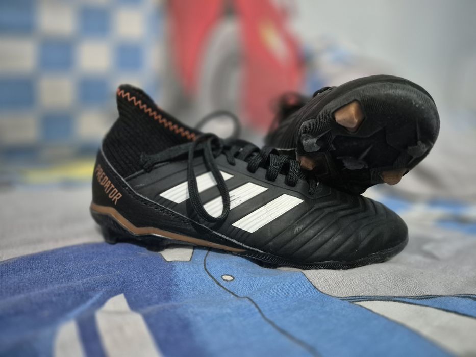 Бутонки "Адидас"