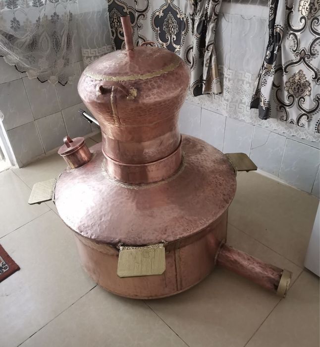 Vand un cazan de tuica