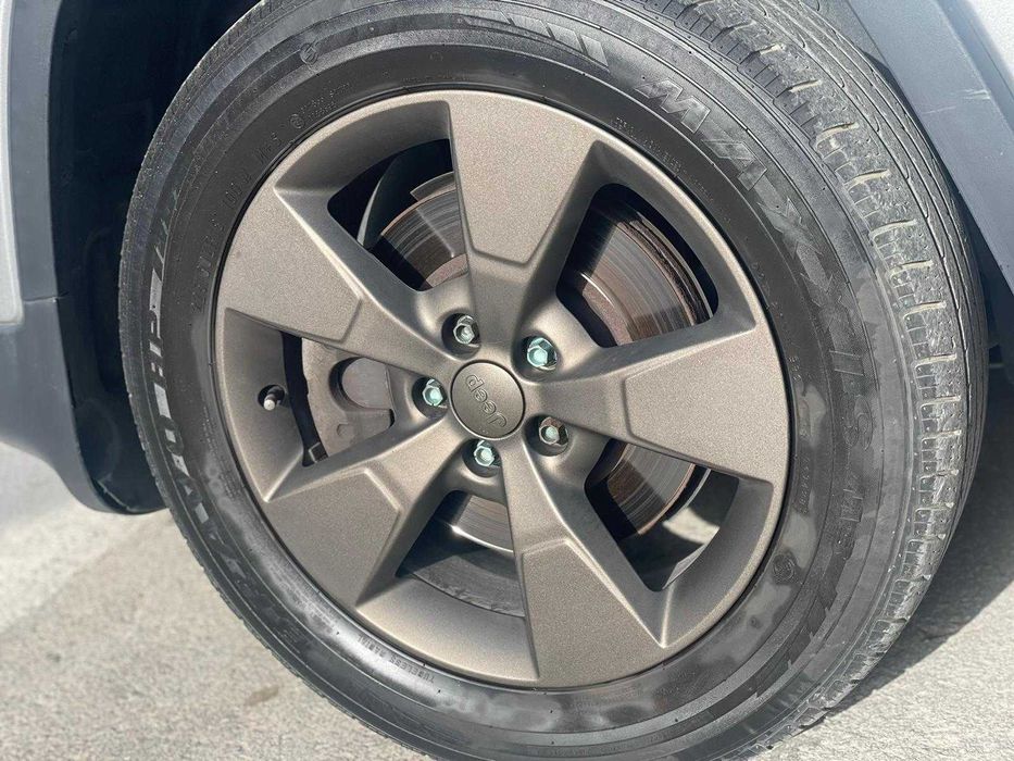 JEEP Cherokee 2.4 174 к.с Бензин / Газ Автоматик 9 Скорости Автоматик