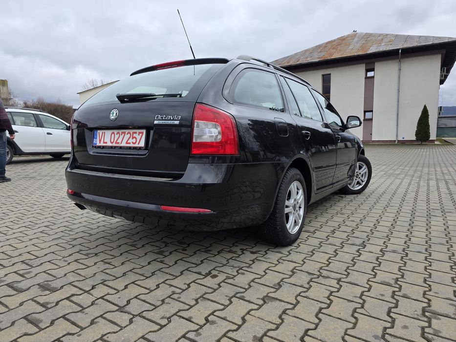 SKODA Octavia 2011 — imagine 4