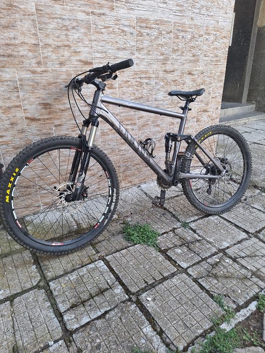 Canyon Nerve Mr F8. Има коментар по цената за сериозни.