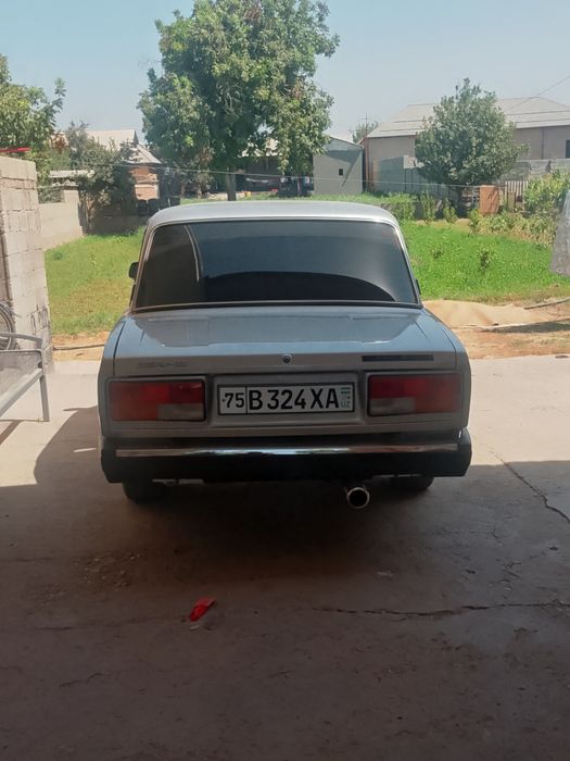 Moshina zur kamchiligi yuk faqat haydash kerak.