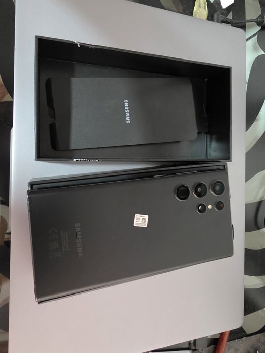 Samsung  S22 ultra 256 g, 12 GB, dual sim, ca nou cu folie sticla și husa