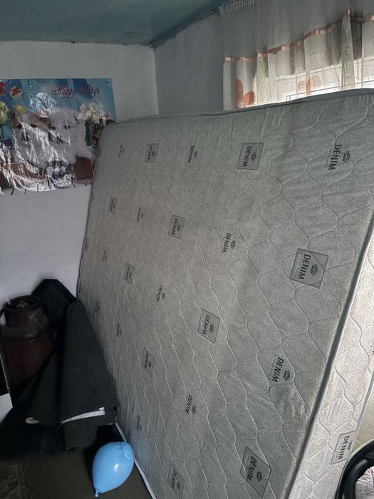 Продам матрас состояние новый