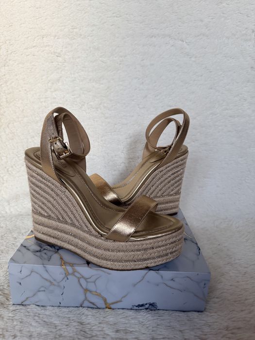 Sanda Mikhael Kors-wedge
