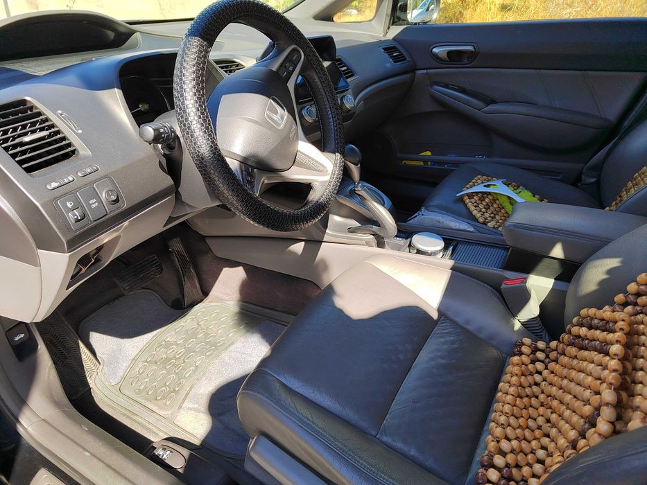 Продавам Honda Civic hibrid