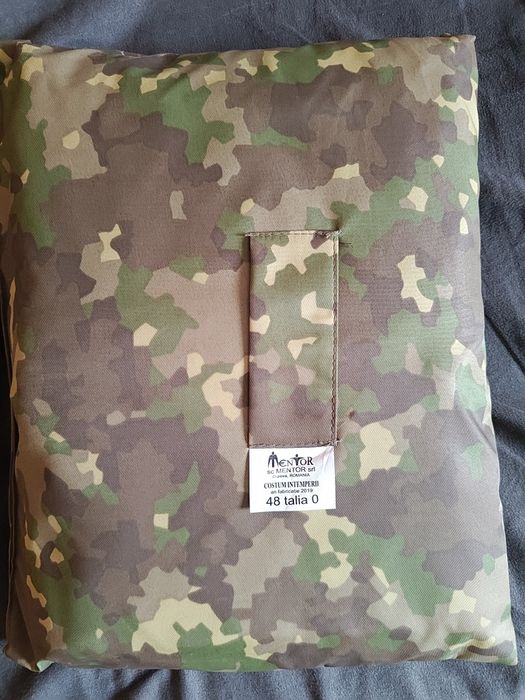 Costum interperii armata