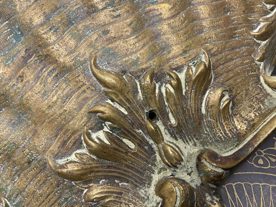 Стенна кашпа мида от масивен месинг