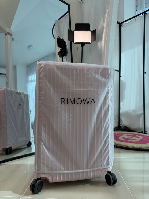 Продам чемодан Rimowa