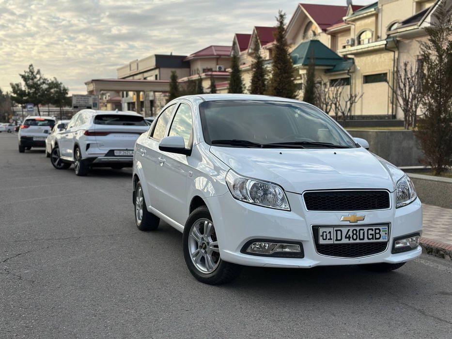 Nexia 3 sotiladi 2019 yil 70000 km