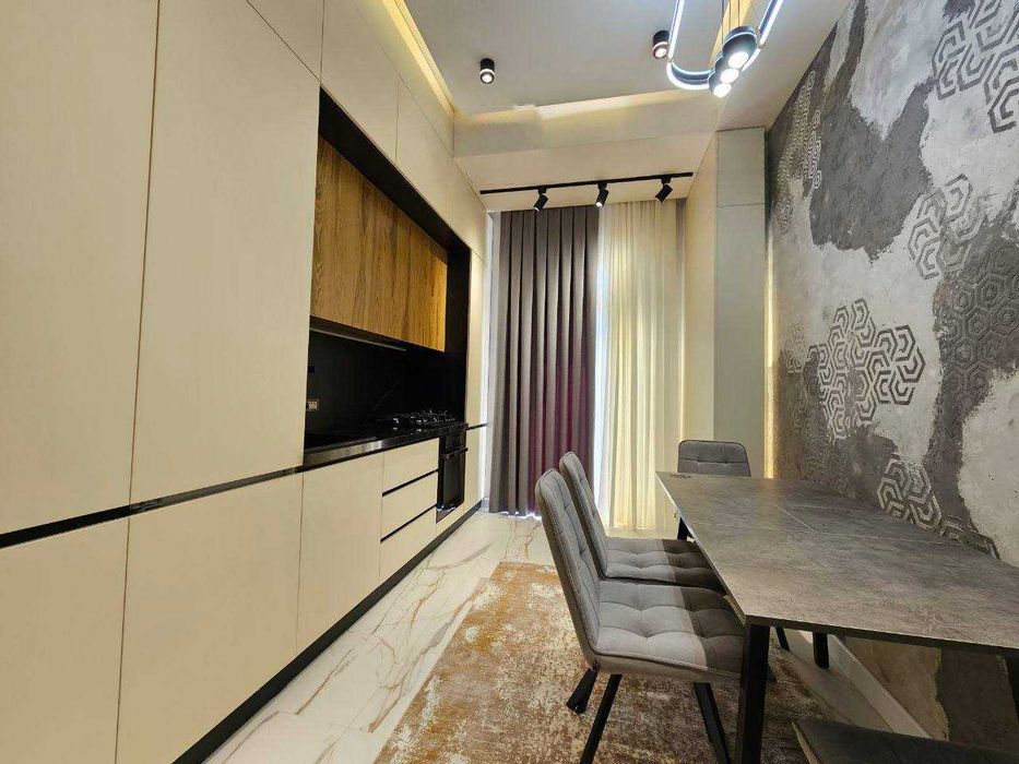 НОВОСТРОЙКА 3х ком кв-ра в Центре возле Метро Минор, Ц-5 Алайский ID02