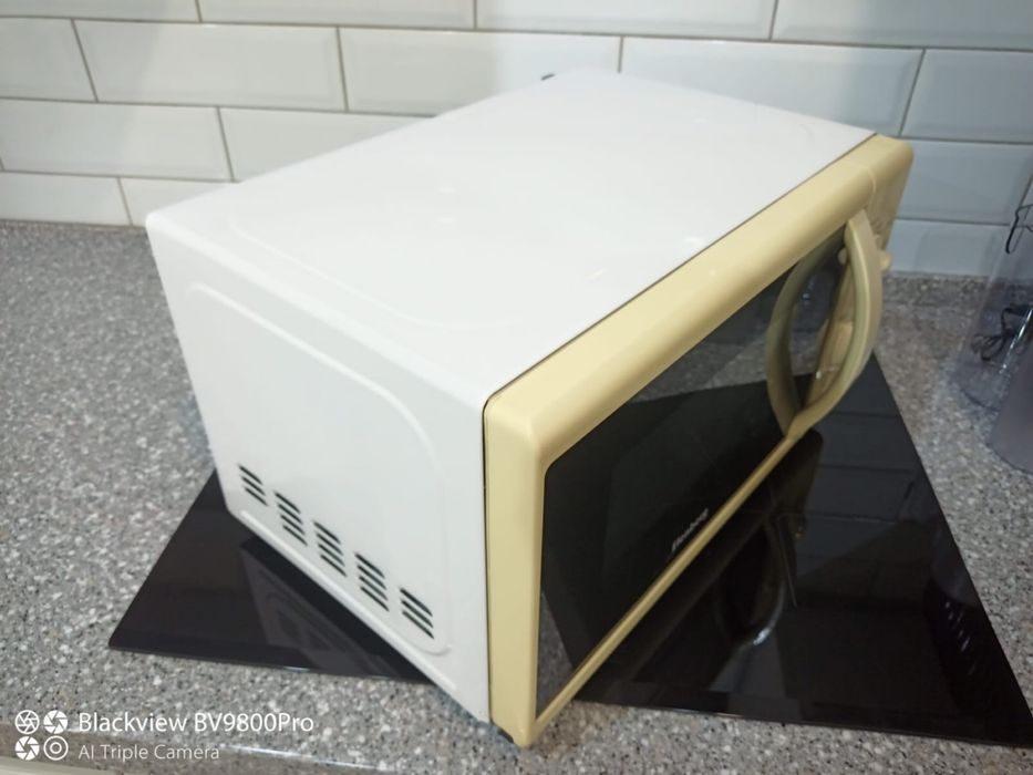 Микроволновка Elenberg.