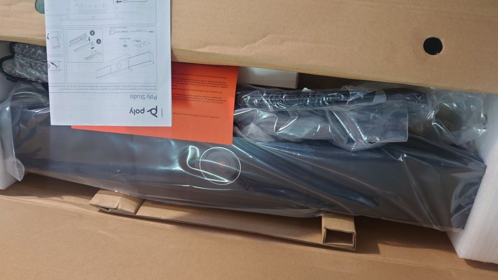 Sistem video conferință Polycom studio