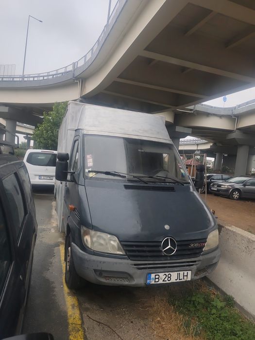 Vând autorulota Mercedes