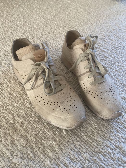 Pantofi sport UGG marimea 38, din piele foarte moale