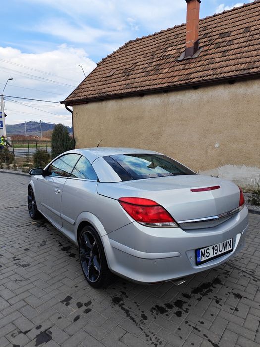 Opel Astra H twintop 1.9