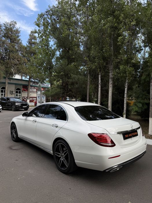 Mercedes Benz W213 E200