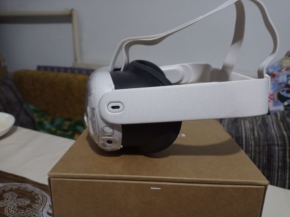 Meta Quest 3 с доп. креплением и чехлами