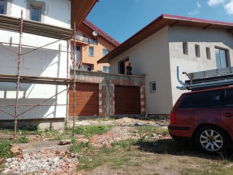 Usa de garaj secționala