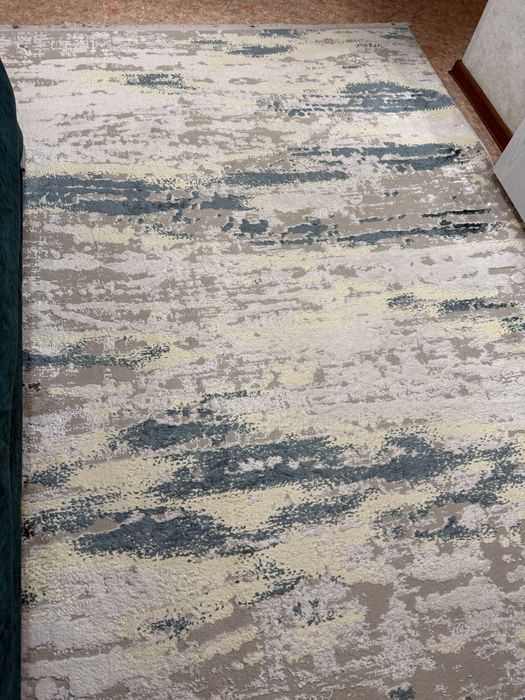 Продам ковер в хорошем состоянии