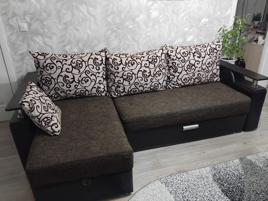 Продам диван в отличном состоянии