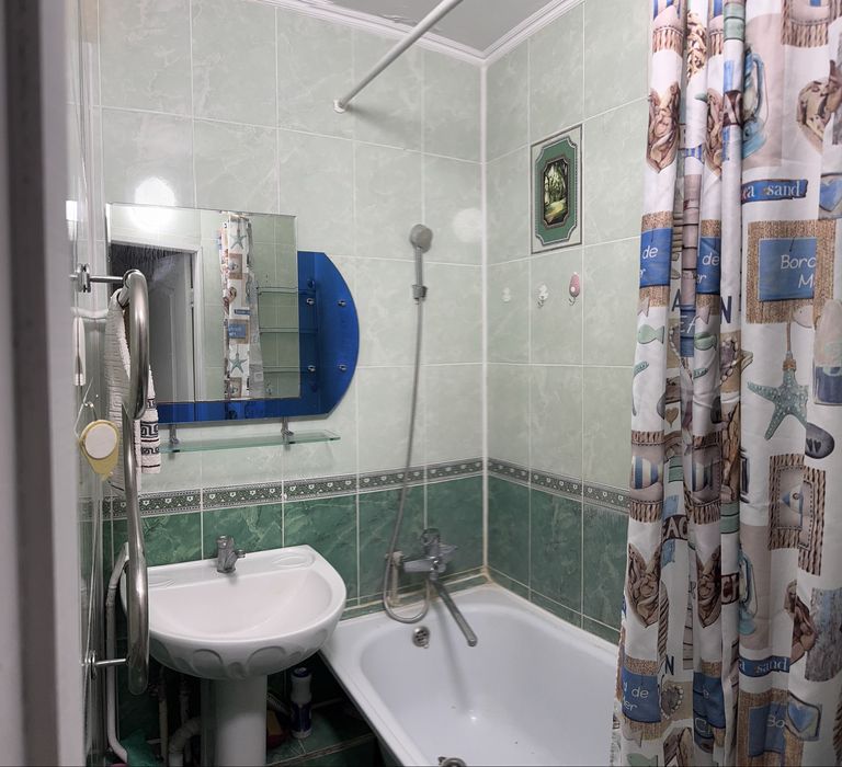 Сдам комнату девушке на подселение.Мкрн Орбита-2