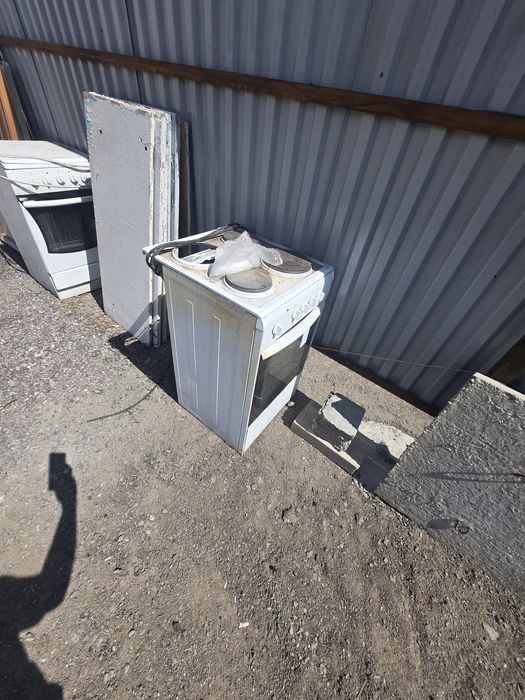 Продам газовые плиты — 3 штуки