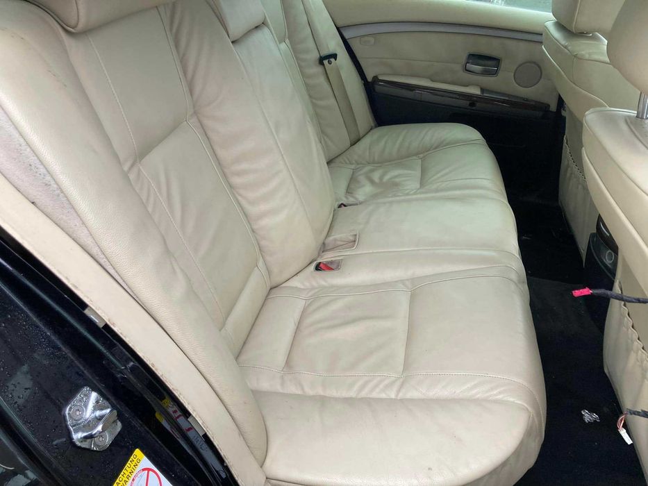 Бял кожен салон седалки бмв е65 е66