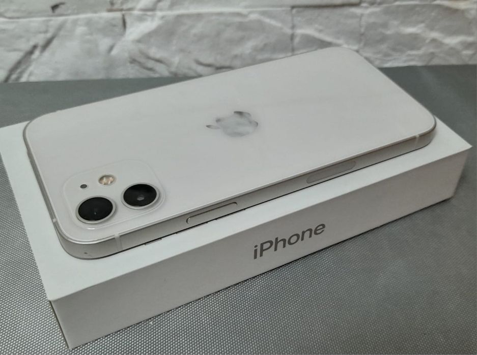 iPhone 12 64Gb отличное состояние