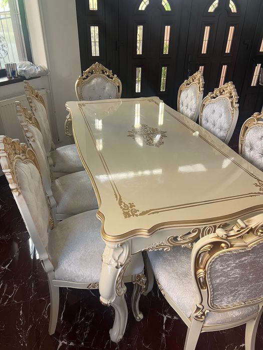 Masă cu scaune canapea extensibila