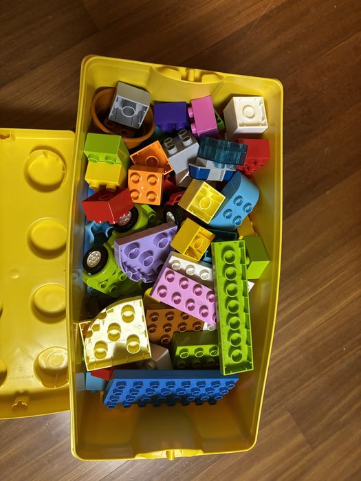 Пълна кутия с lego duplo
