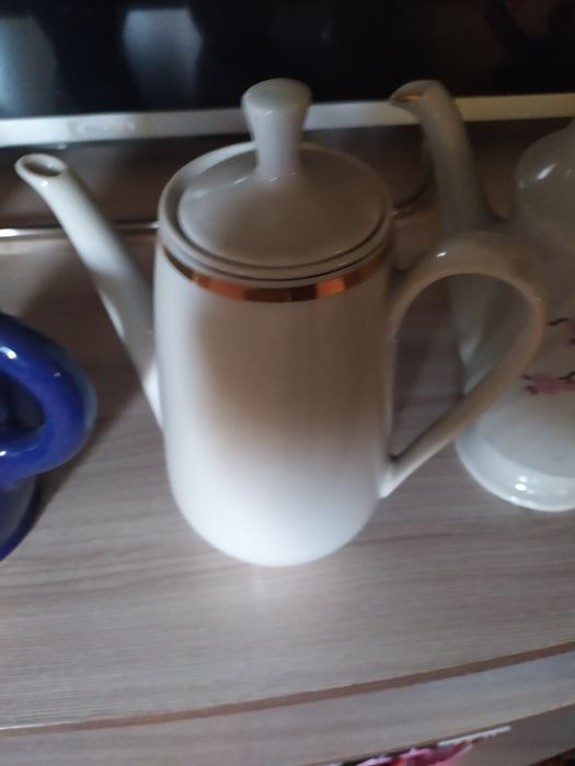 Продам советские чайники для сервиза.